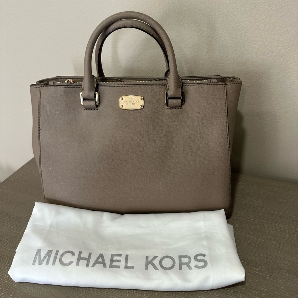 Michael Kors hand bag
